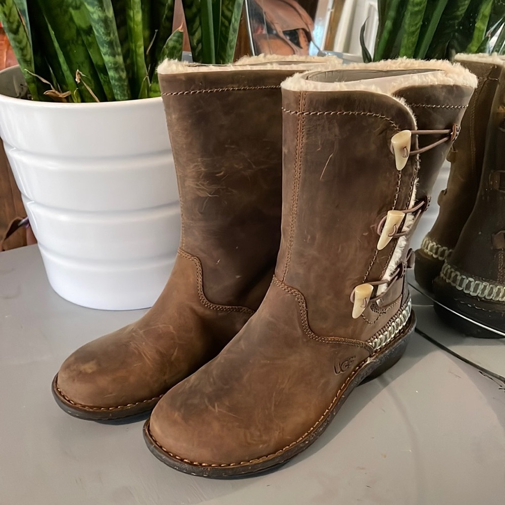 UGG Kona boot size 7